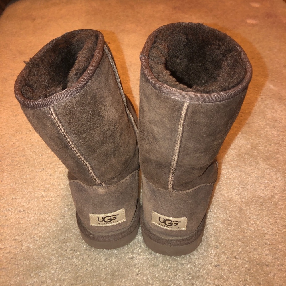 UGGS - Picture 3 of 3